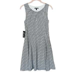 NWT Express Fit and Flare Mini Dress Black & White Geometric Sz 4 Keyhole Front